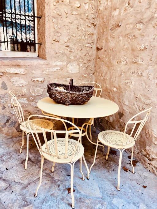 Maison De Caractere Au Coeur De La Provence Hébergement de vacances *